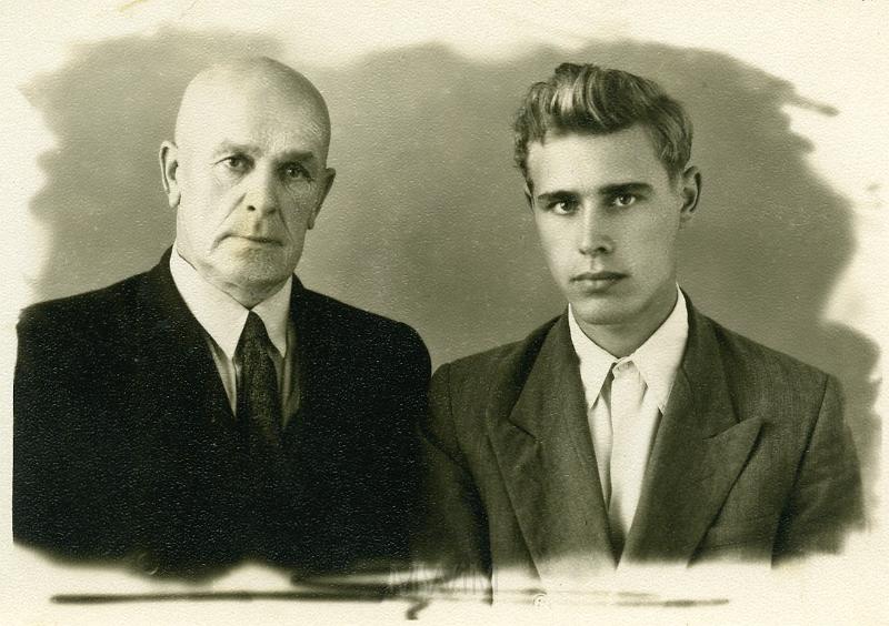 KKE 2217.jpg - Fot. Portret. Mężczyzna z ojcem, lata 30-te XX wieku.
